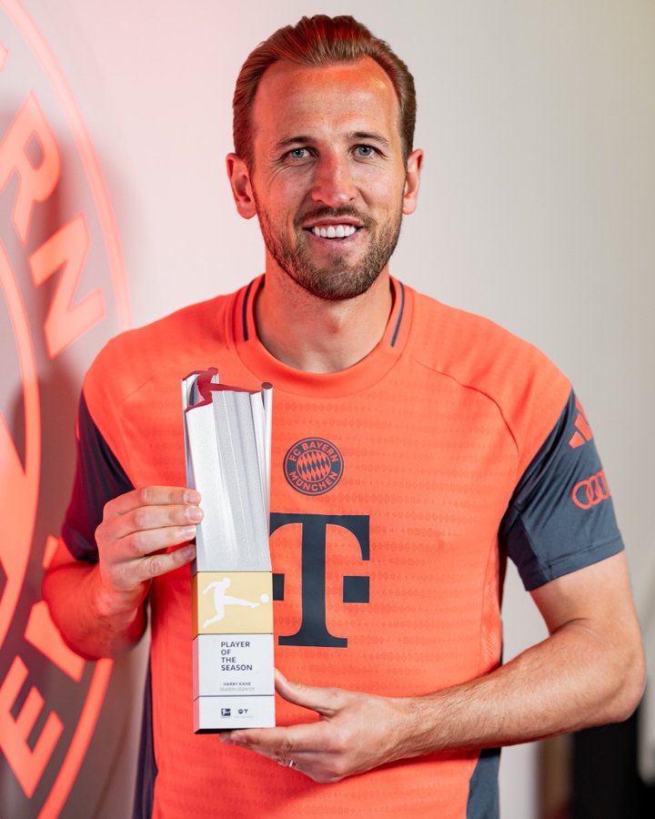 九游体育下载app-26球勇夺金靴！官方：凯恩成为本赛季德甲最佳球员